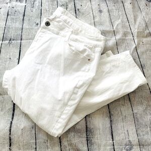Arizona Jean Co. White Distressed Cropped Jeans Size 22 JRS. Plus